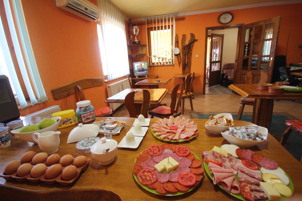 Guest House Vila Alexandar Palić エクステリア 写真